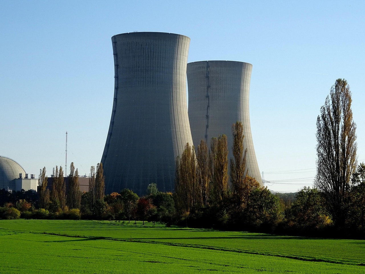 nuclear-power-plant-2854866_1280.jpg